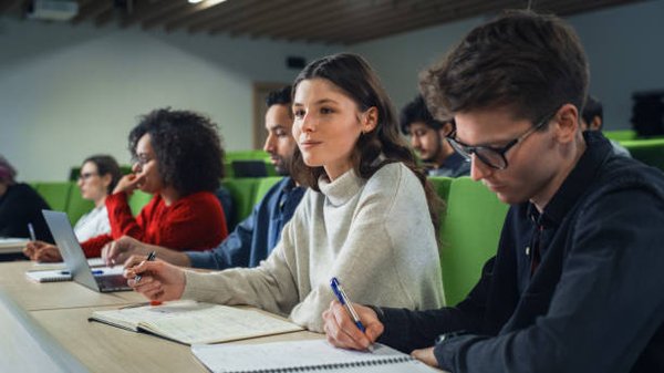 Réussir l'étude critique de document HGGSP : 7 étapes clés